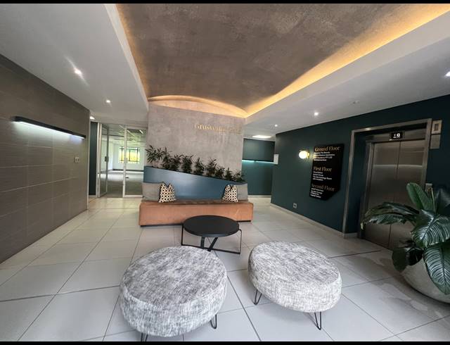 90M² OFFICE TO LET IN HYDE PARK